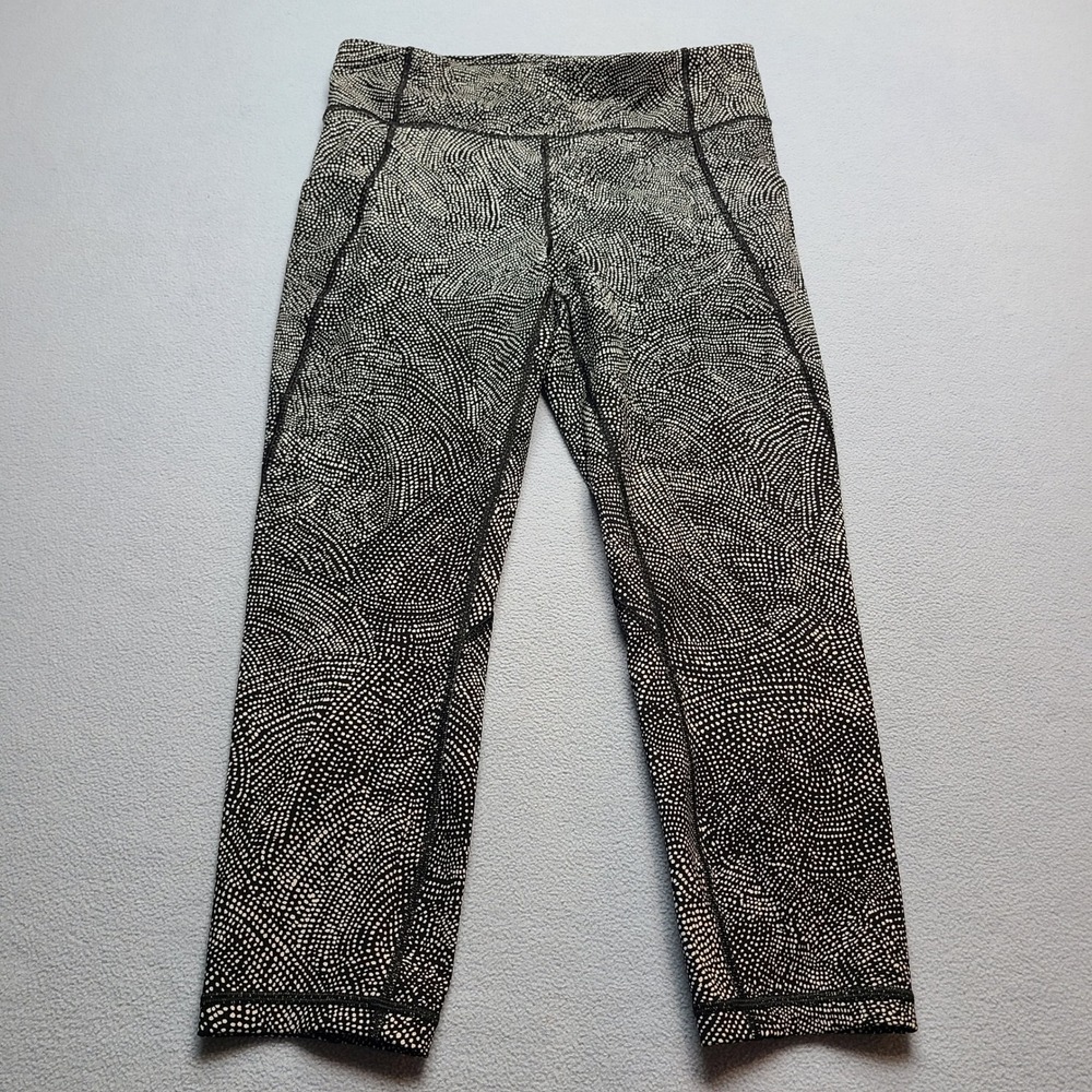 Lululemon Leggings Womens 10 Black White Excellent High Rise Dotted Swirl Crop